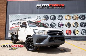 TOYOTA HILUX 4WD KM708 BULLY SATIN BLACK
